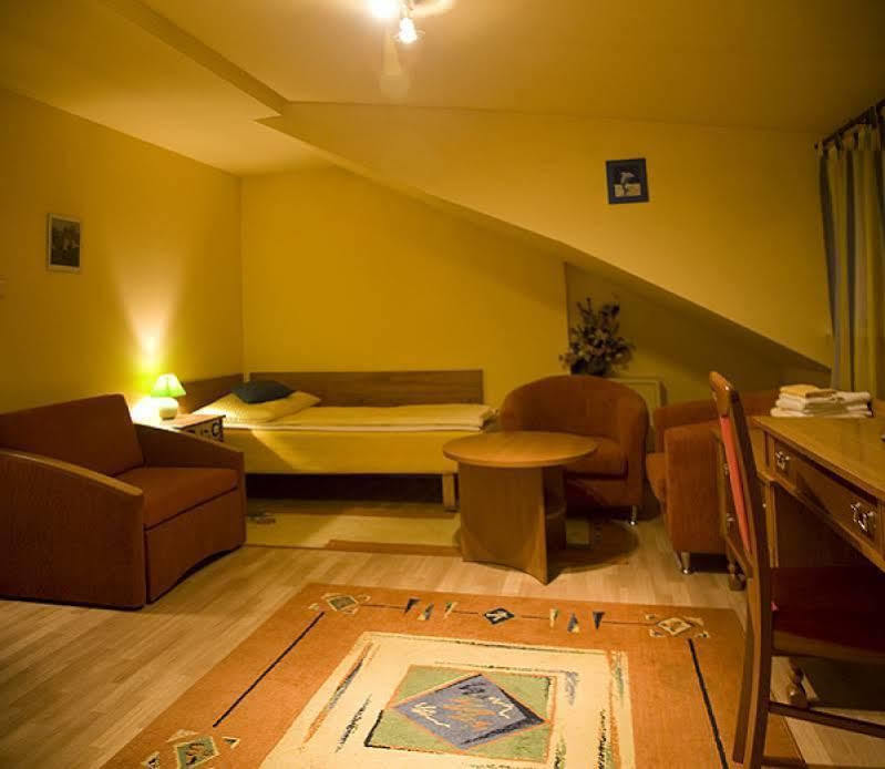 Pokoje Goscinne Akropol Poznań Buitenkant foto